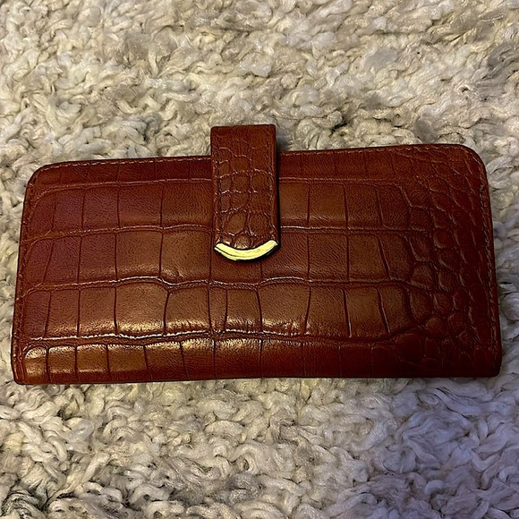 Handbags - Brown leather wallet NWOT